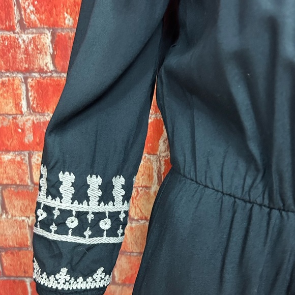 Old Navy Long Sleeve Boho Embroidered Dress - Picture 3 of 9